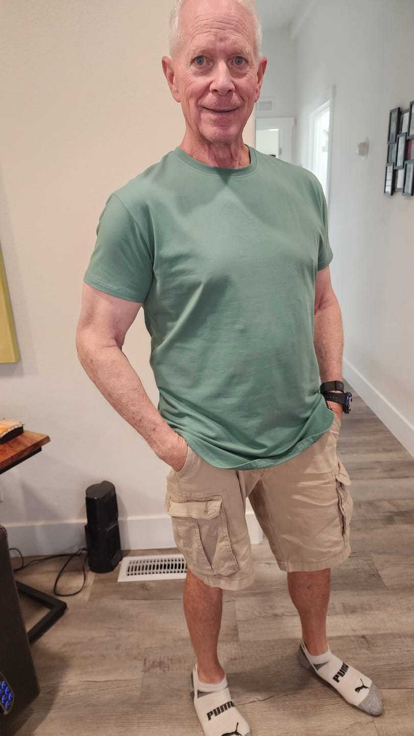 Customer photo review of 021 ESSENTIAL DROP-CUT T-SHIRT