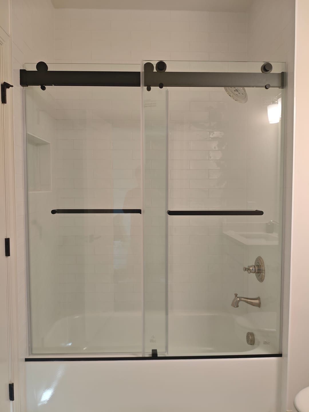Customer photo review of MCOCOD® Soft-Closing Double Sliding Bathtub Shower Door with Two Towel Bars - DS13
