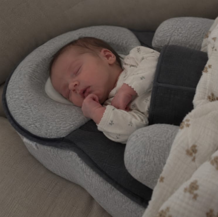 Customer photo review of Cuscino Post-Poppata antireflusso