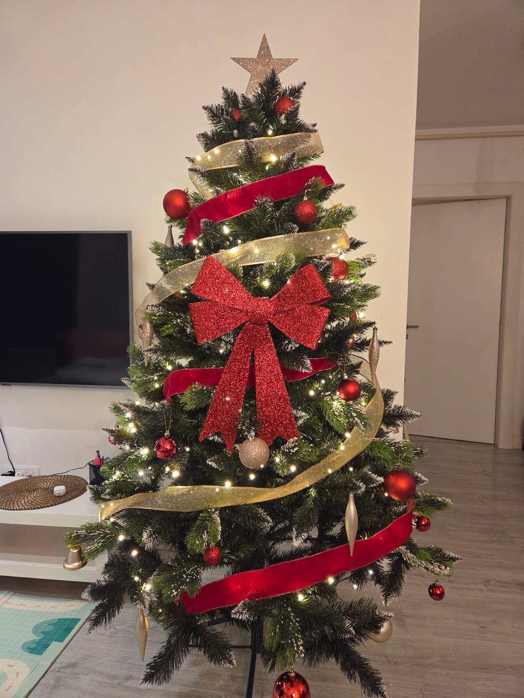 Customer photo review of Brad artificial de Crăciun Polar, nins cu merișoare, 2D+3D, 200 cm