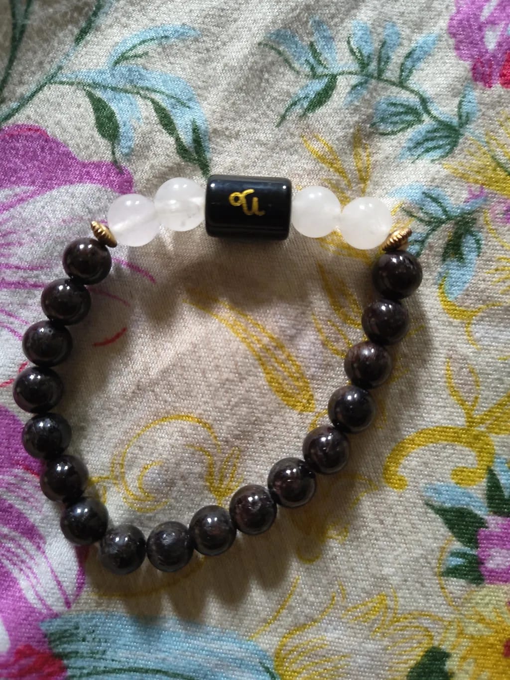 Customer photo review of Capricorn (Makar Rashi) Zodiac Bracelet – Natural Garnet & Milky Quartz