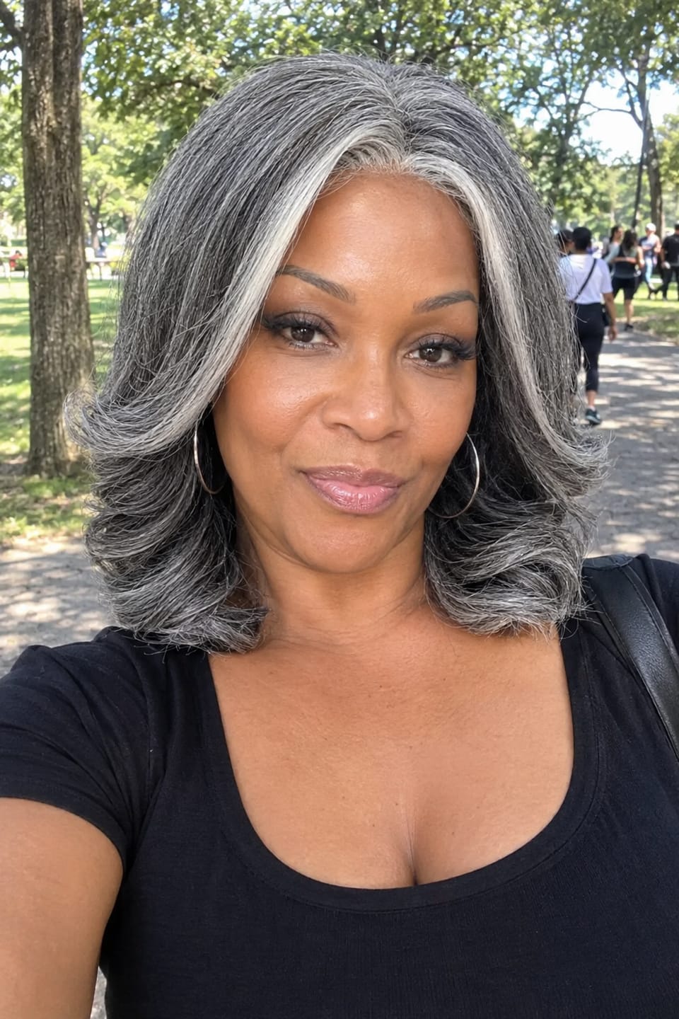 Customer photo review of Luvwin 5x5 Salt And Pepper Money Piece Wave Glueless Gray Wig