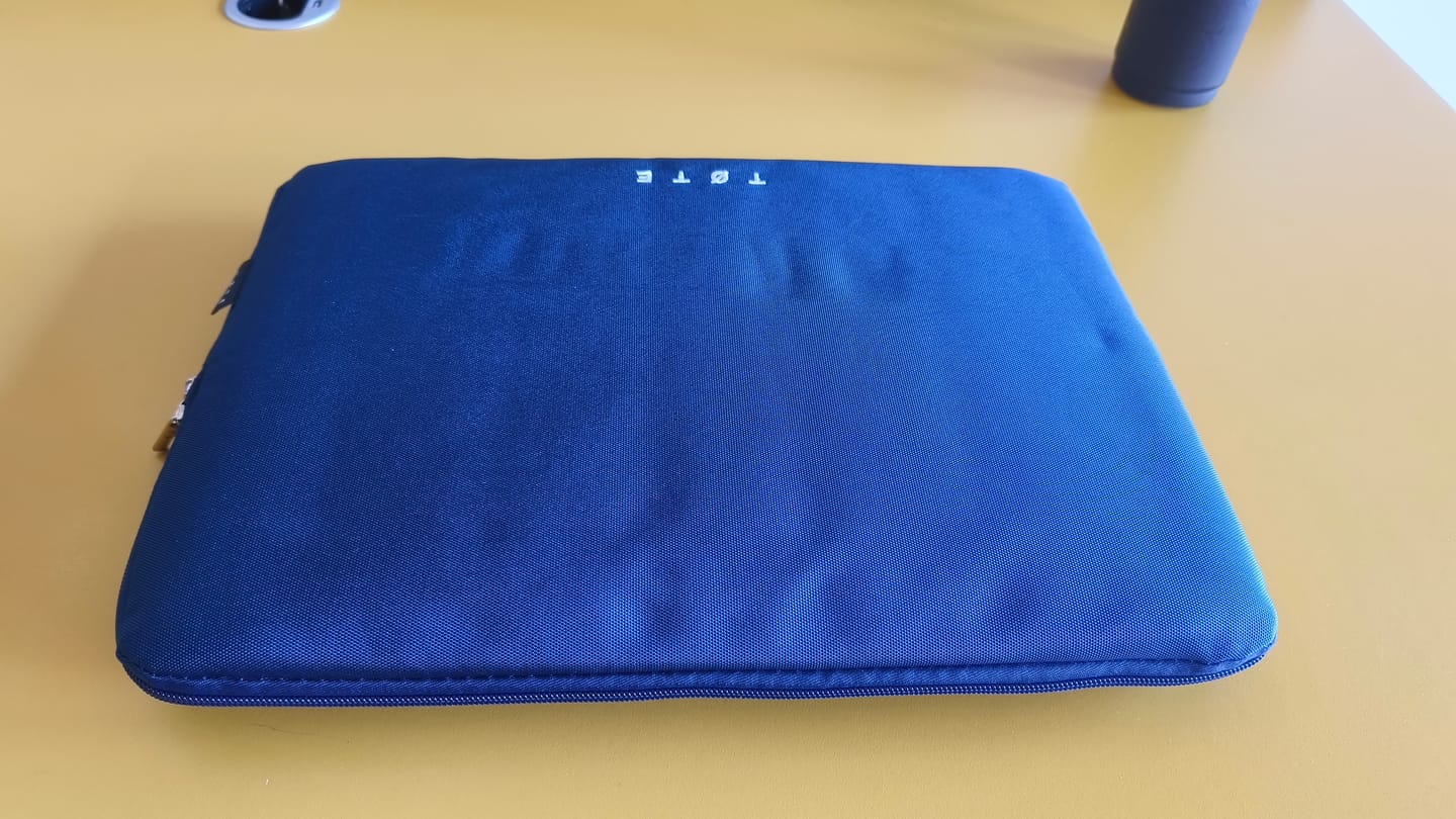 Customer photo review of Navy Blue Laptop Sleeve 16"