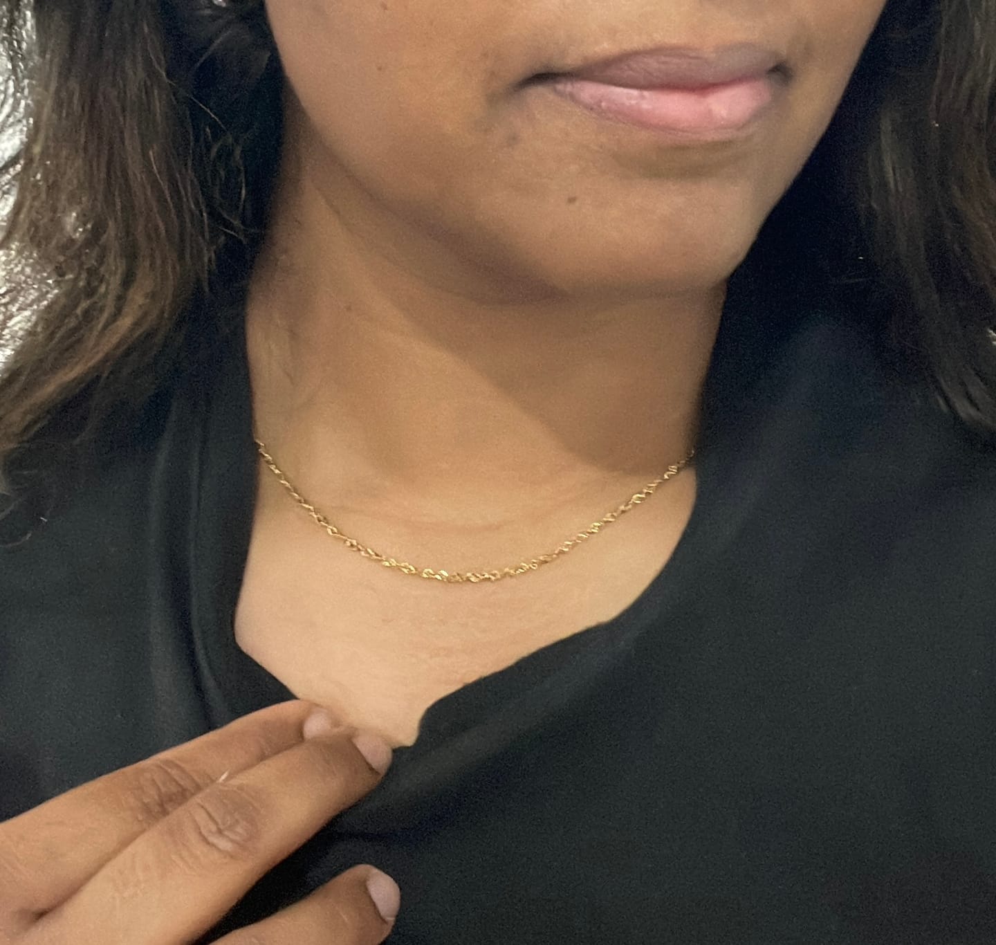 Customer photo review of Mila Twist Gold Chain Necklace
