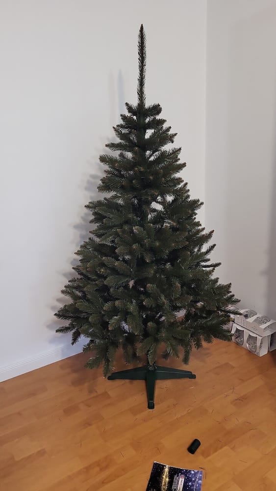 Customer photo review of Brad artificial de Crăciun Bucegi, verde clasic, 180 cm, cu suport