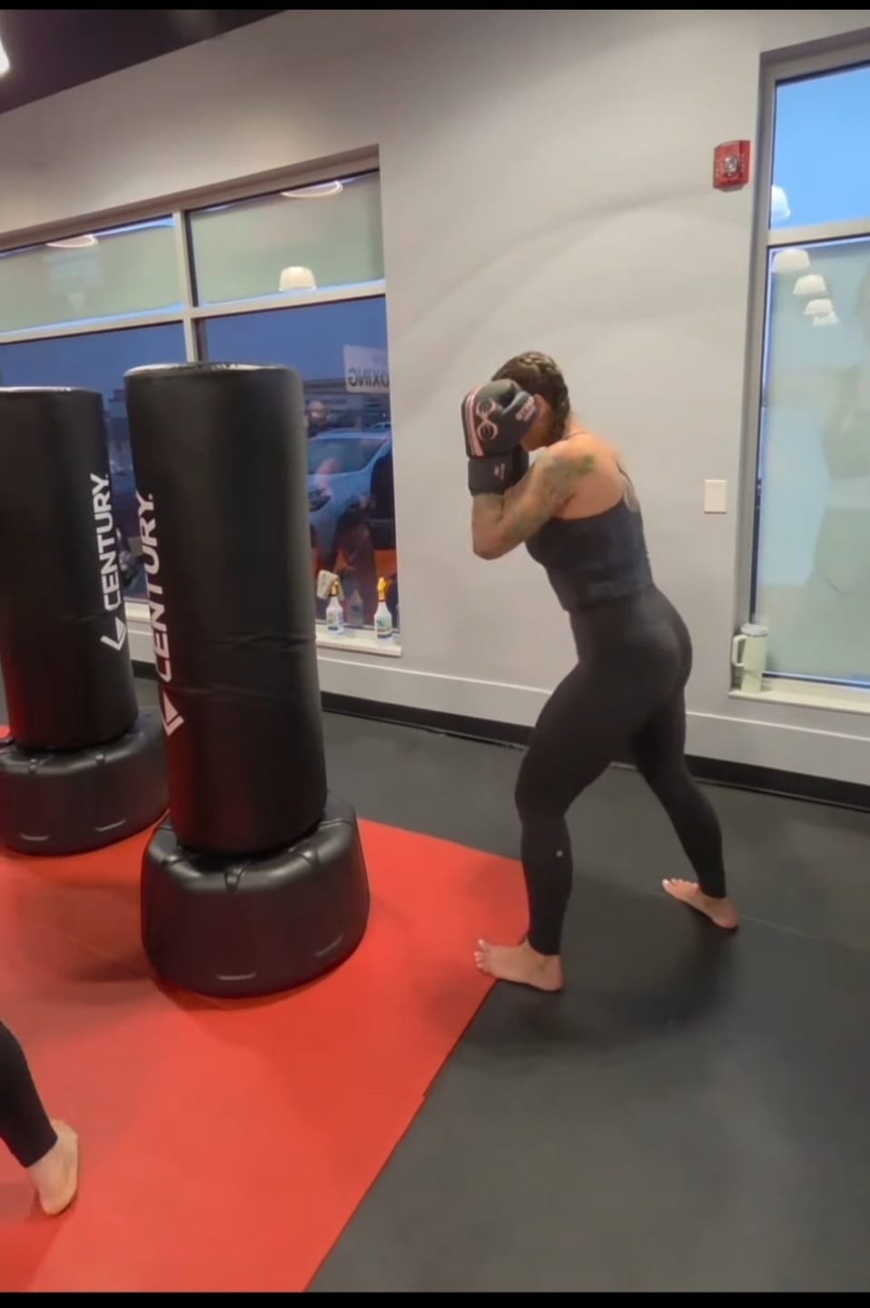 Customer photo review of Aurora Womens Boxing Glove