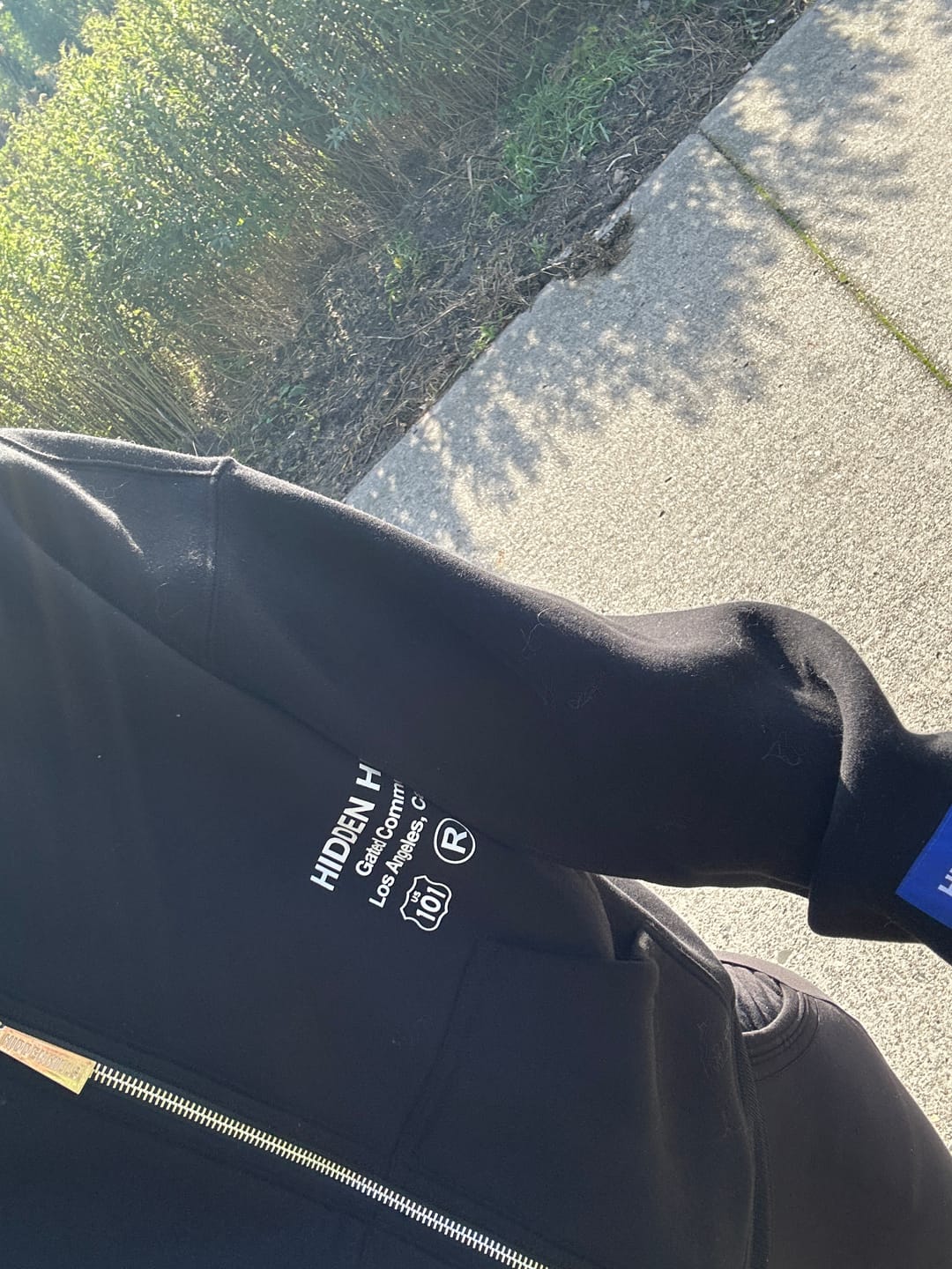 Customer photo review of LABEL ZIP HOODIE BLACK