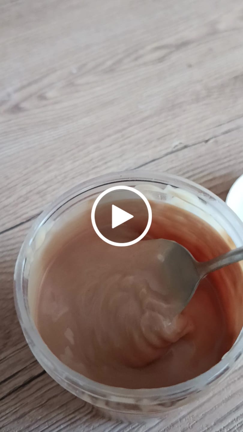 Customer video review of Crema proteica gusto nocciola bianca