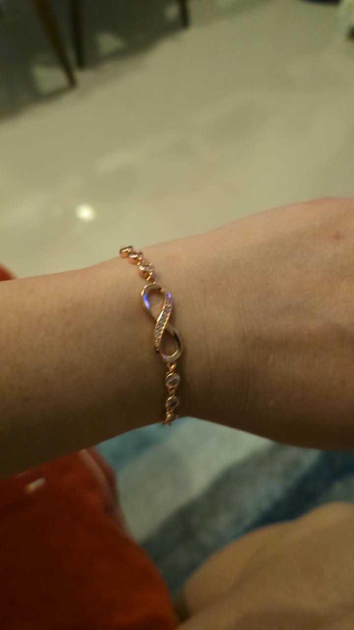 Customer photo review of Noelle Infinity Bracelet