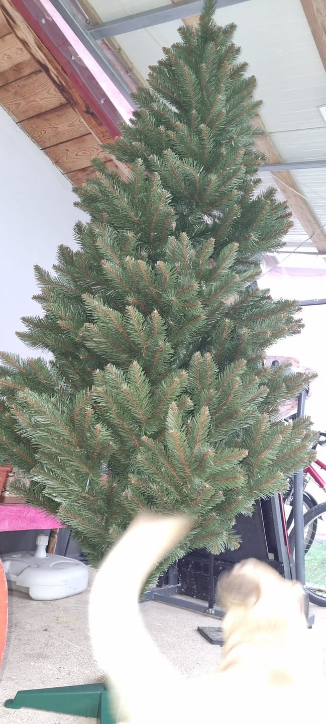 Customer photo review of Brad artificial de Crăciun Bucegi, verde clasic, 220 cm, cu suport