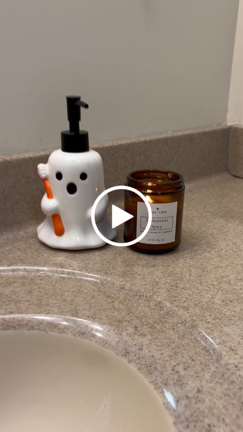 Customer video review of Cinnamon + Spice Beeswax Candle