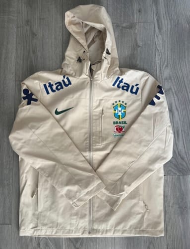 Customer photo review of Veste Coupe-Vent Bresil Sanziro