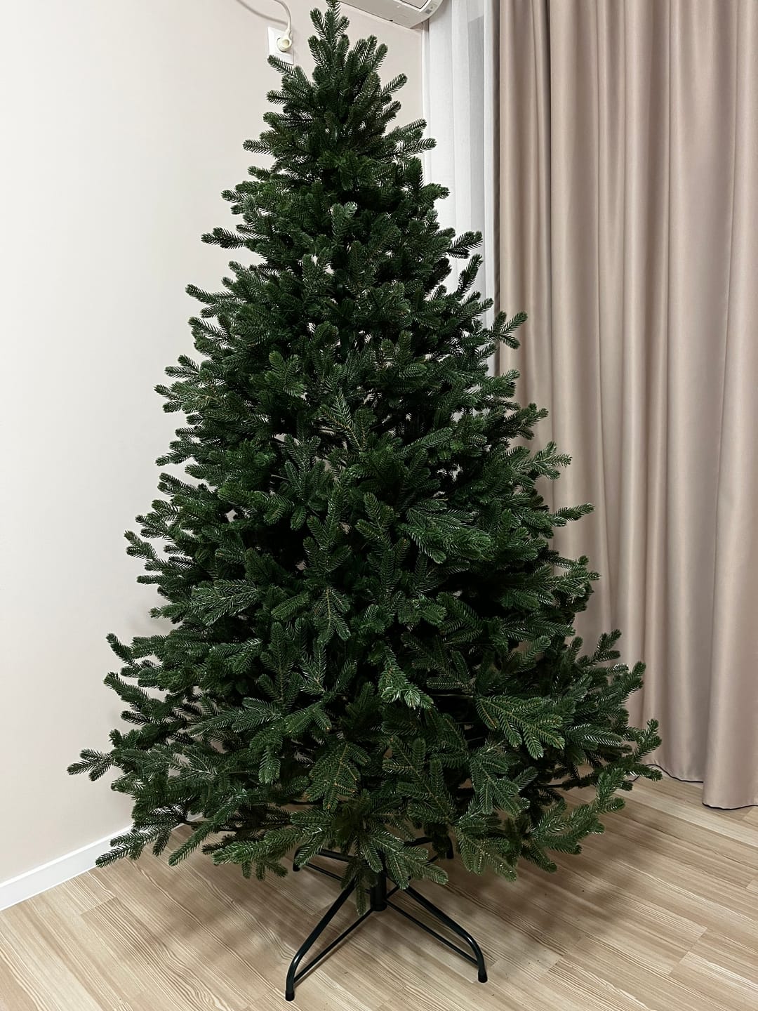 Customer photo review of Brad artificial de Crăciun Alpin, verde, 3D, 210 cm