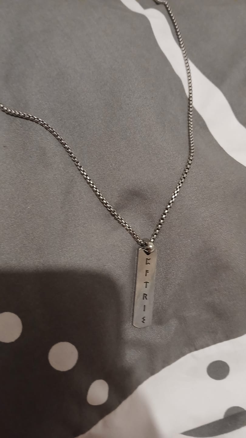 Customer photo review of Collier Runes Viking Gravé Homme