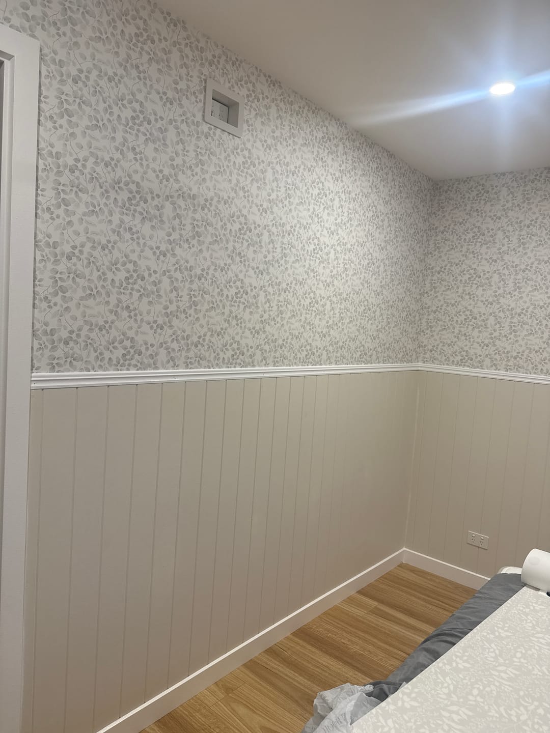 Customer photo review of Leafy Country Foliage in Soft Grey Wallpaper