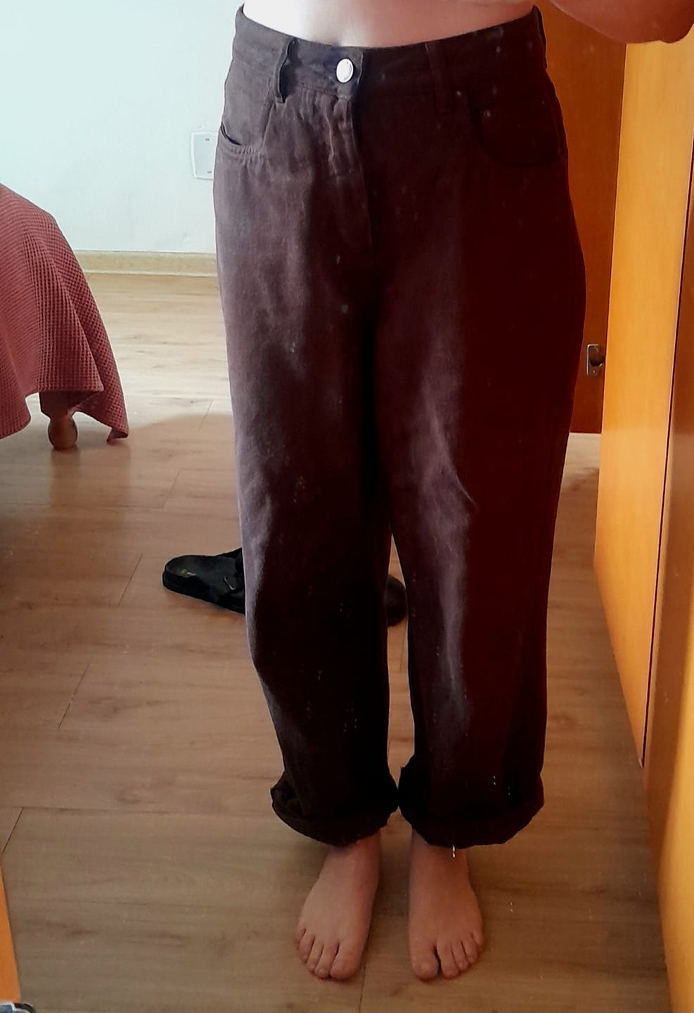 Customer photo review of Calça Jeans Reta Araçá Marrom Escuro