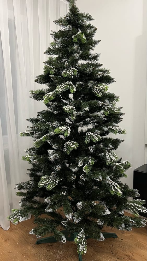 Customer photo review of Brad artificial de Crăciun Polar, nins cu merișoare, 2D+3D, 200 cm