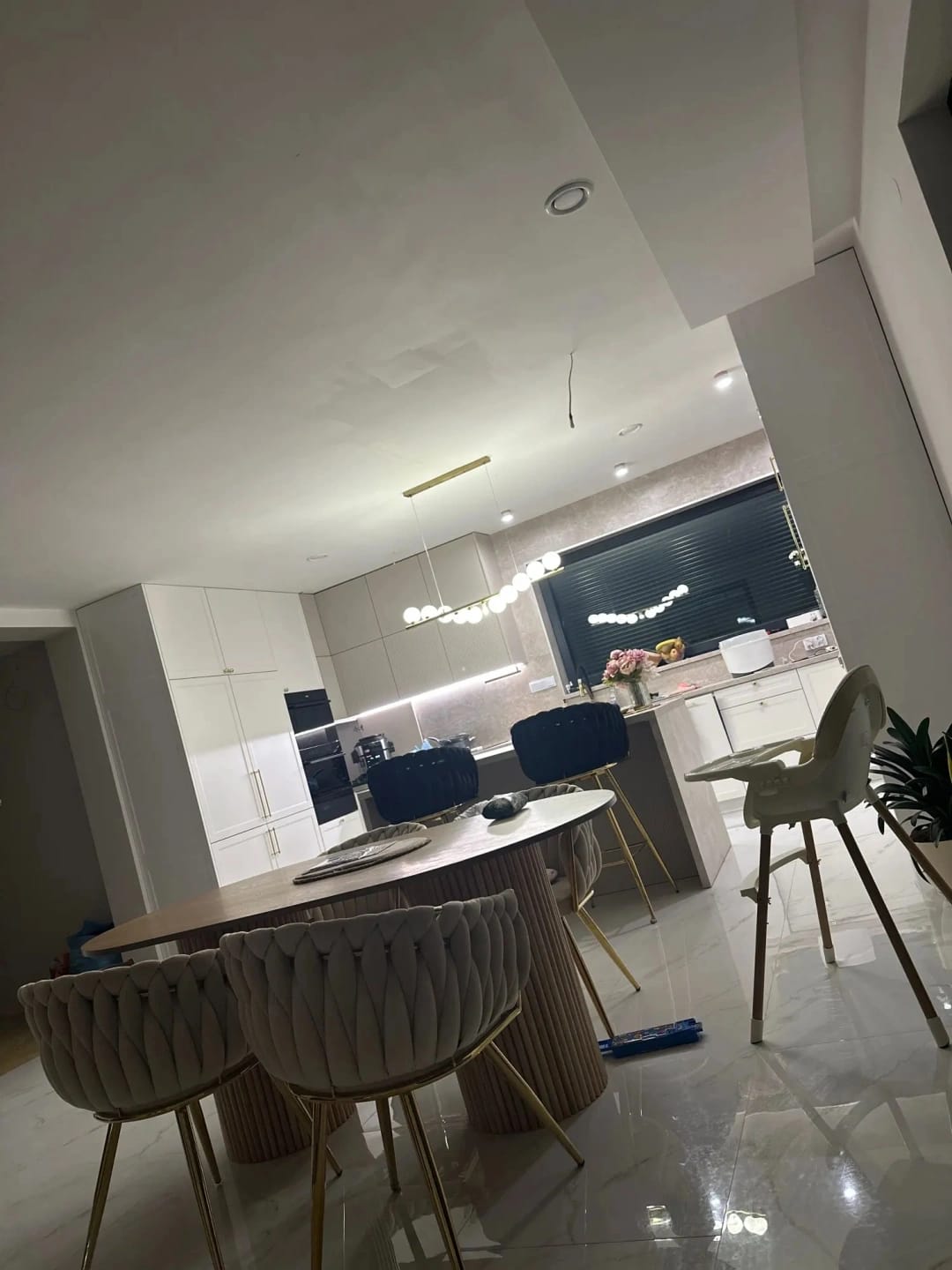 Customer photo review of Gold Linear Chandelier for Dining Table, Glass Shades, 80–120 cm