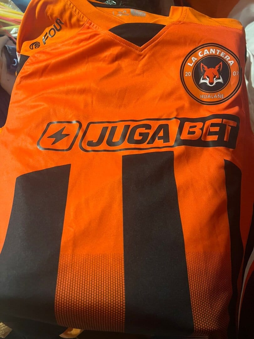 Customer photo review of Camiseta de Futbol y Short - Naranjo Negro - Four Watford