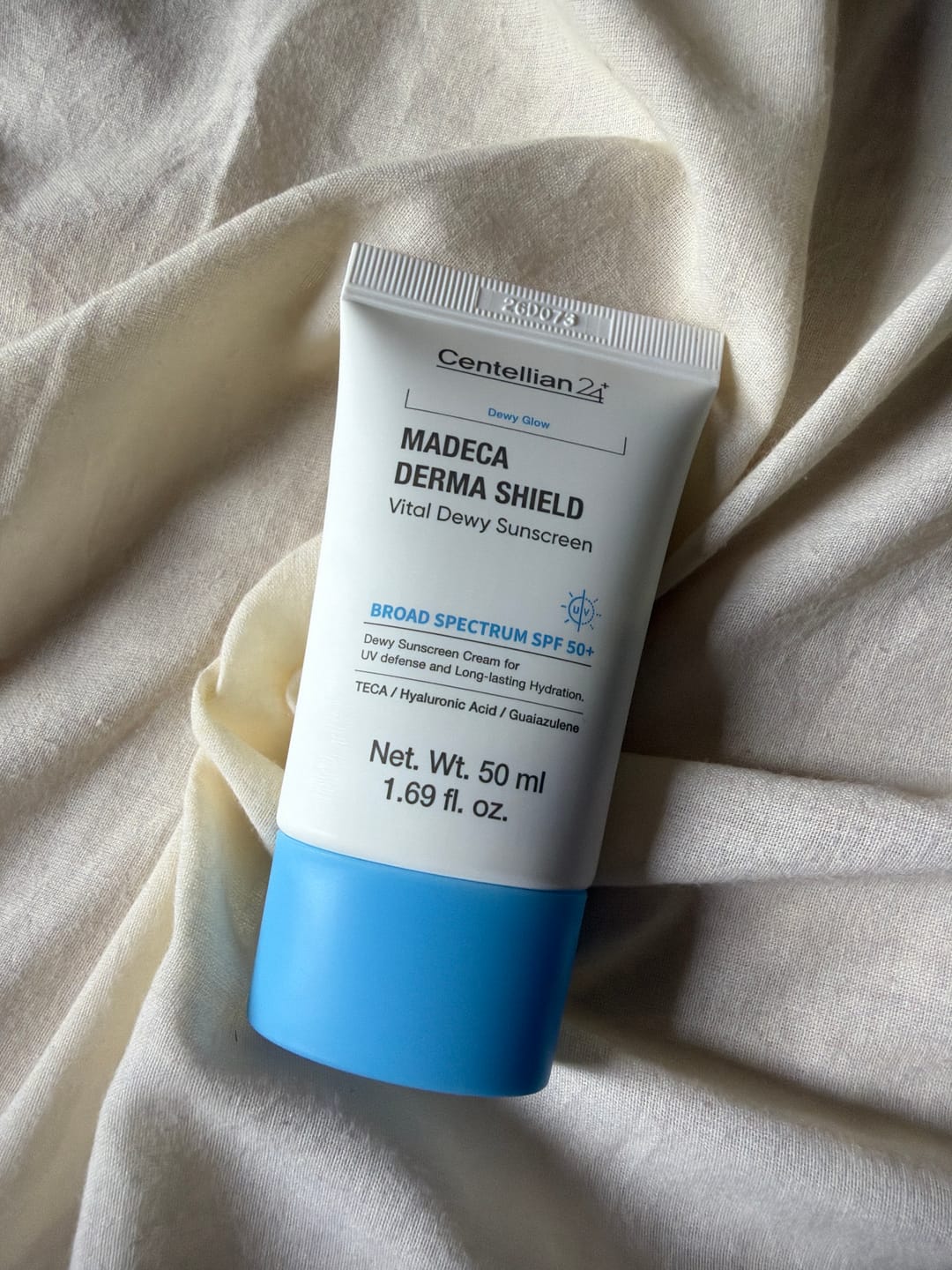 Customer photo review of CENTELLIAN24 - Madeca Derma Shield Vital Dewy Sunscreen SPF50+ PA++++ 50 ML | Protector Solar