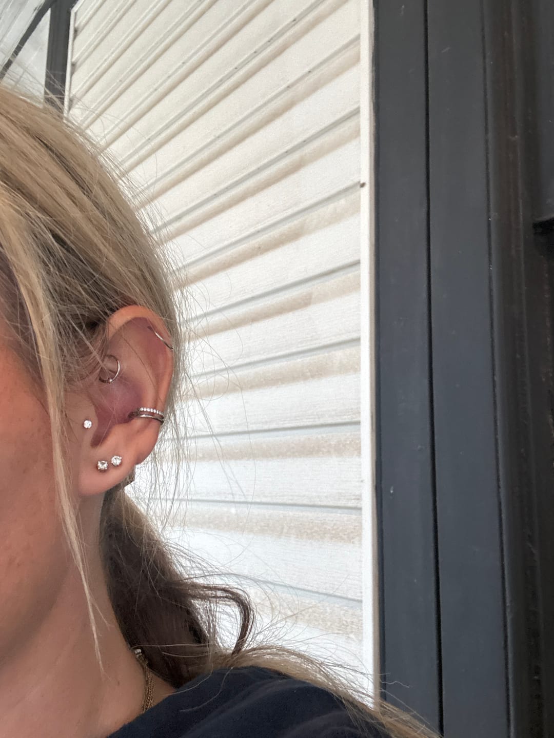 Customer photo review of Clear CZ Double Row Titanium Clicker 16g