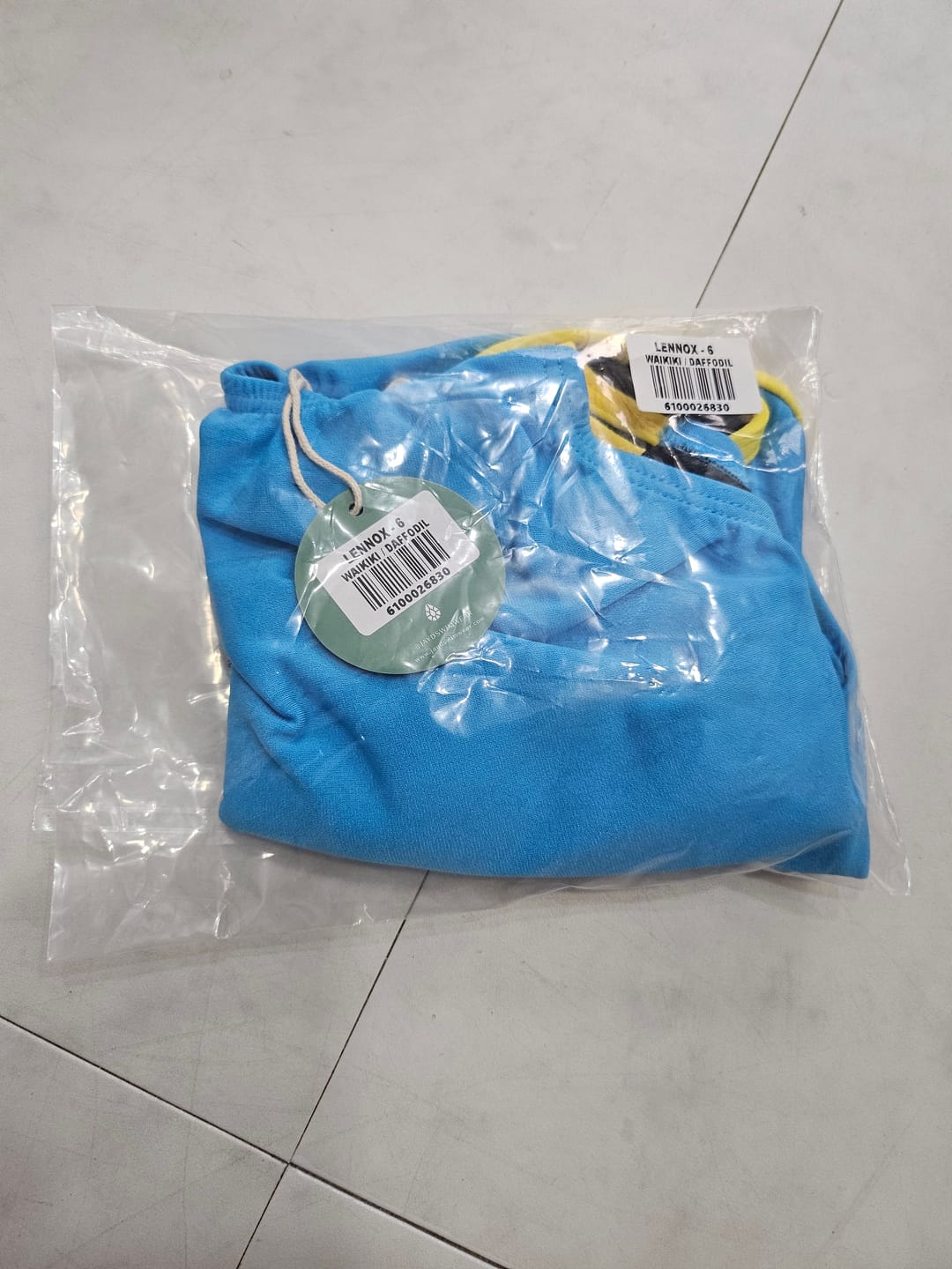Customer photo review of LENNOX ONE PIECE - Waikiki|Daffodil