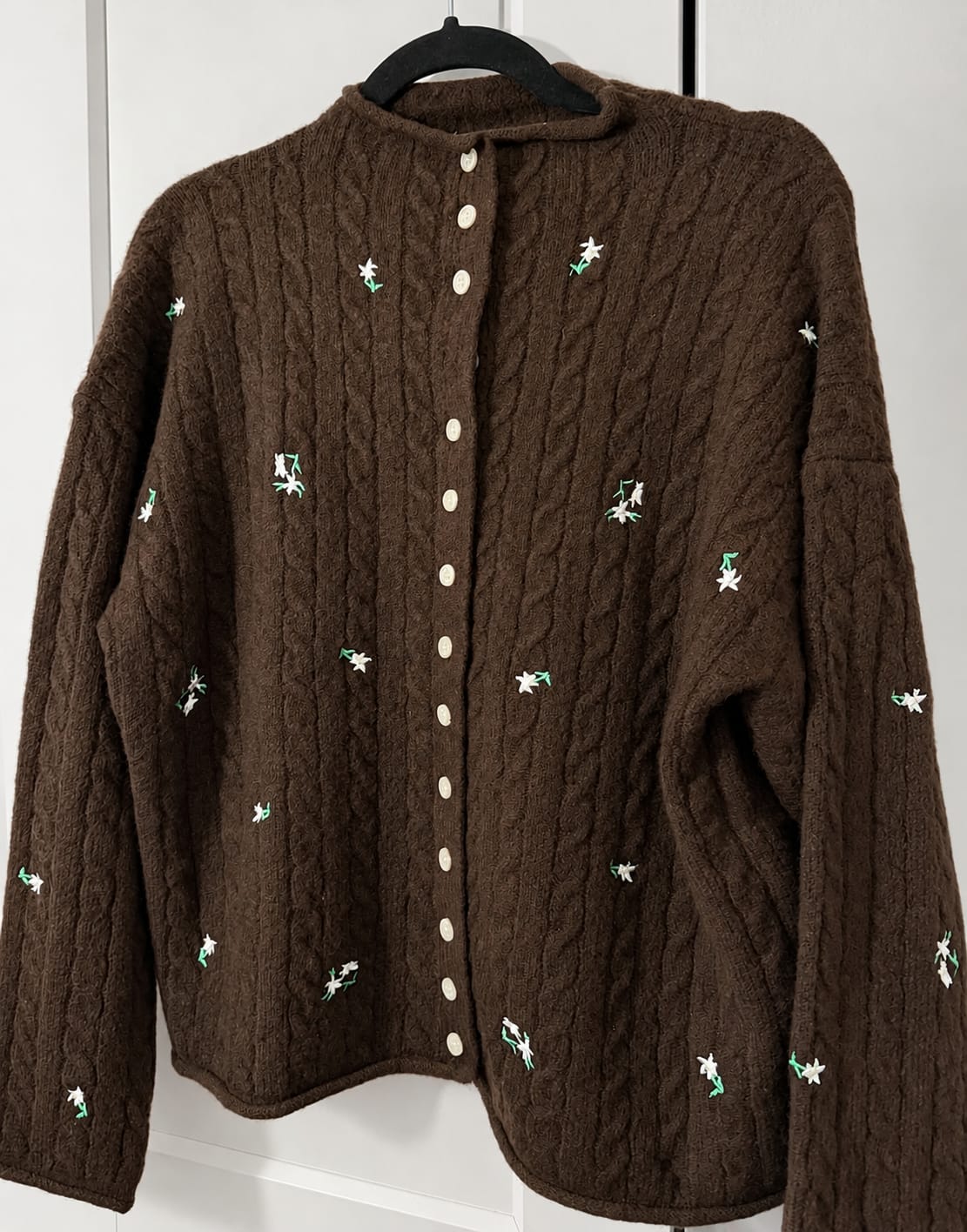 Customer photo review of Cardigan Flower Dream DUNKELBRAUN