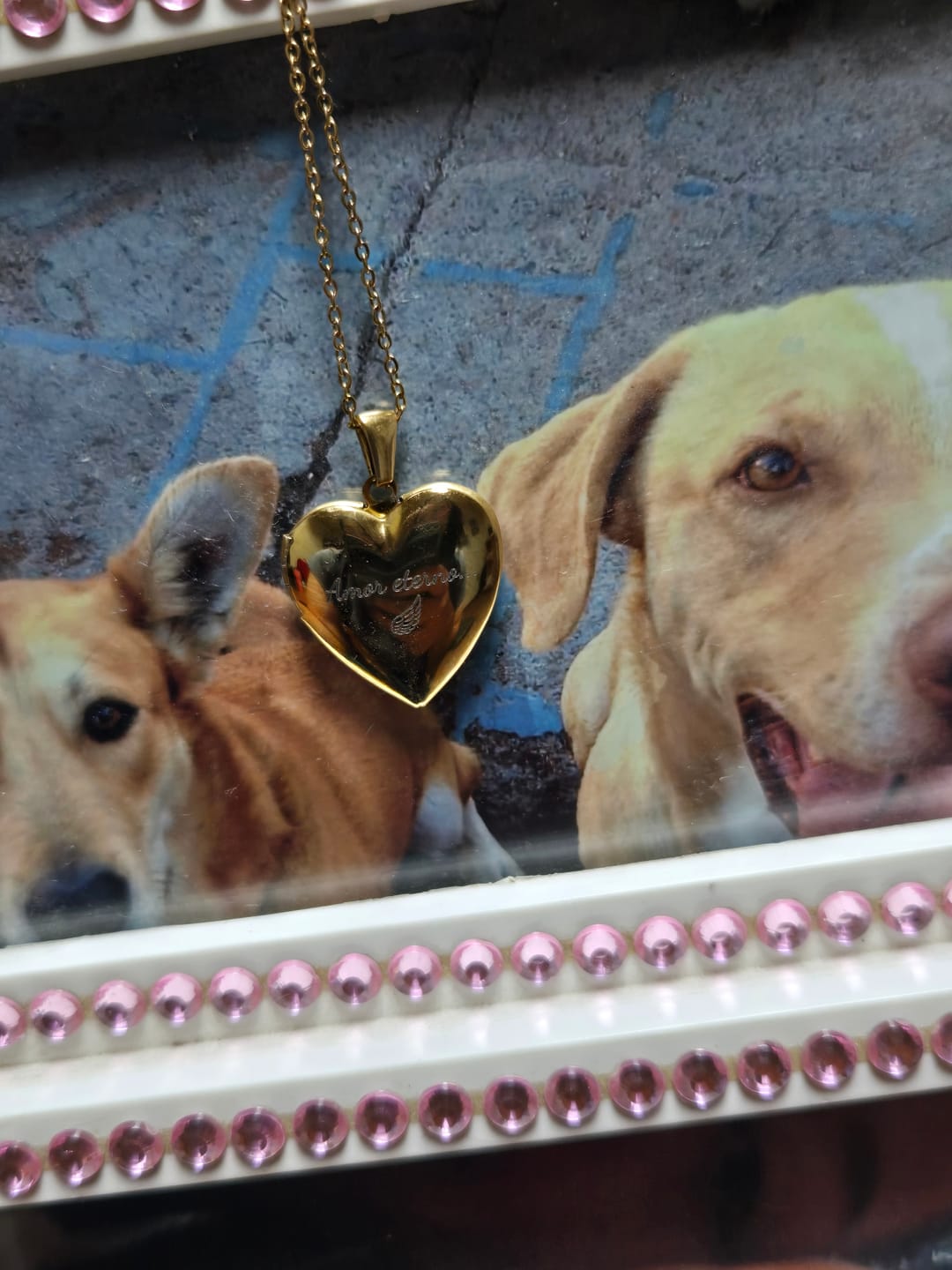 Customer photo review of Relicario Love Personalizado Grabado Láser