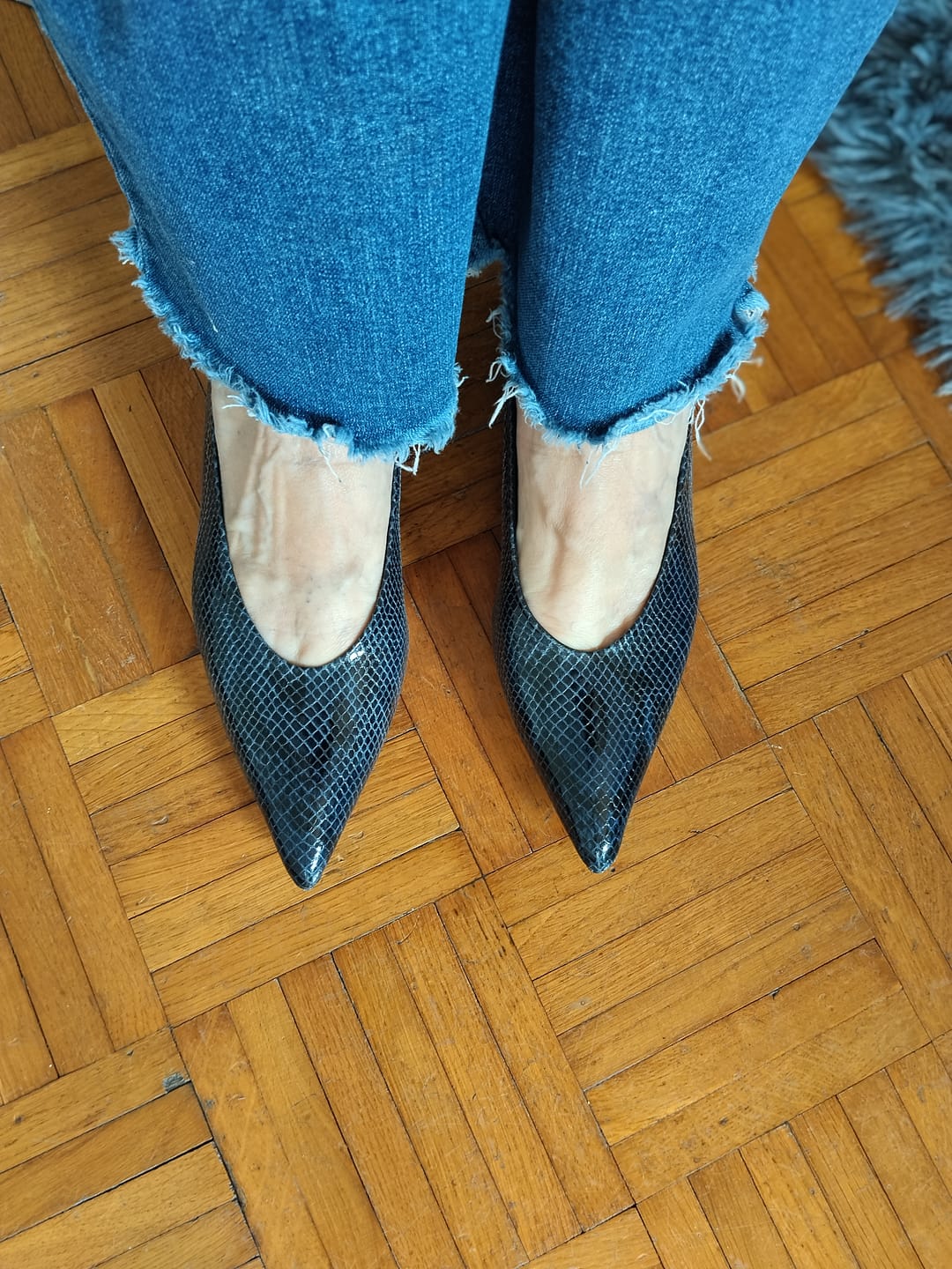 Customer photo review of DECOLLETE DEBBY PITONE BLU