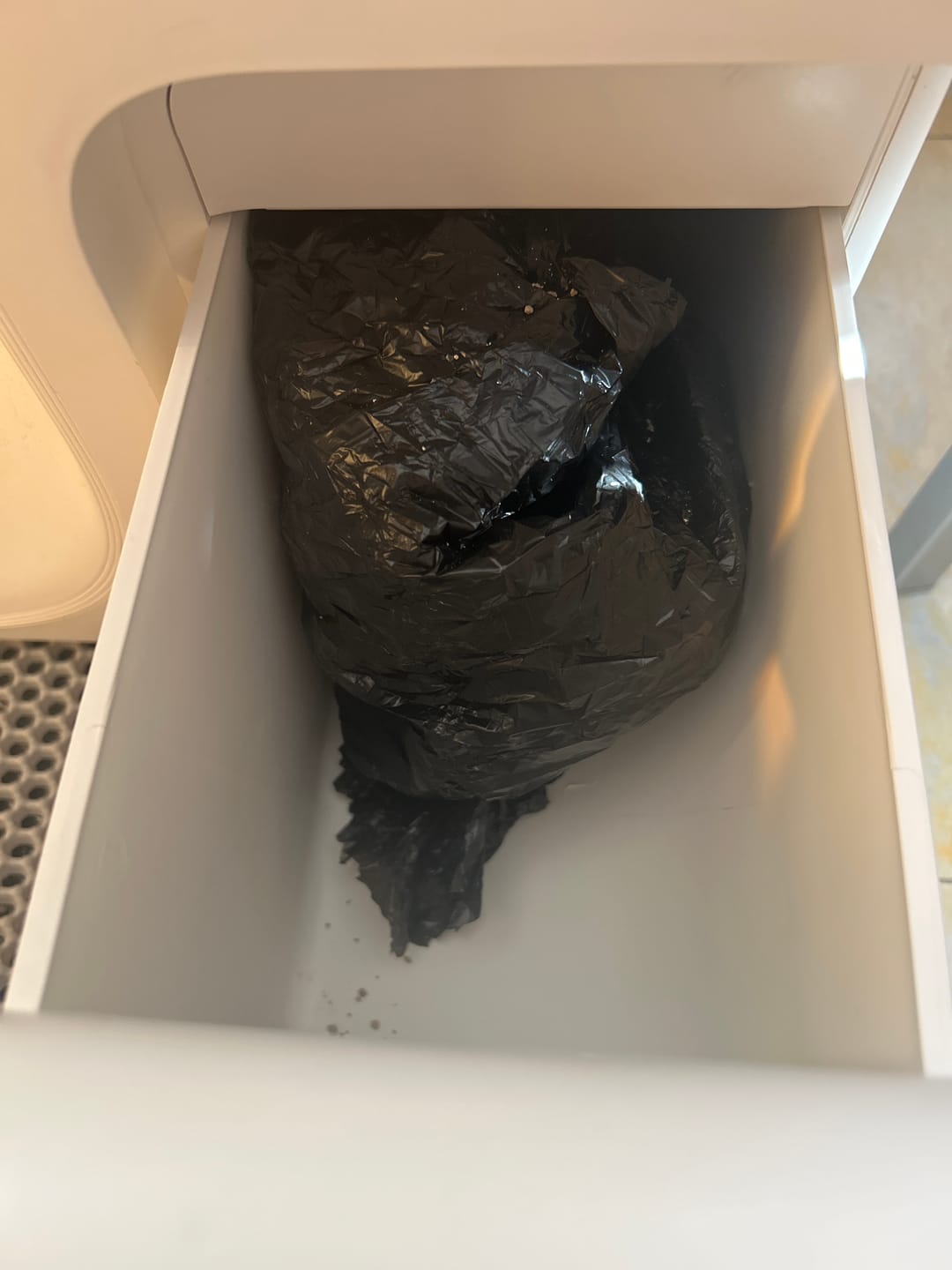 Customer photo review of Furbulous Trash Bag Box