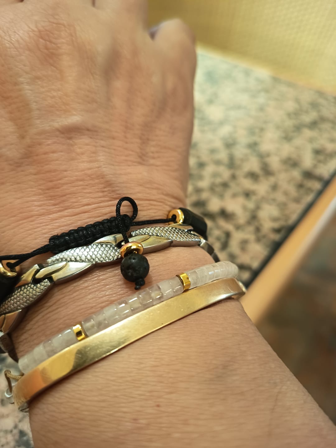 Customer photo review of Rosenquarz Armband - Natur