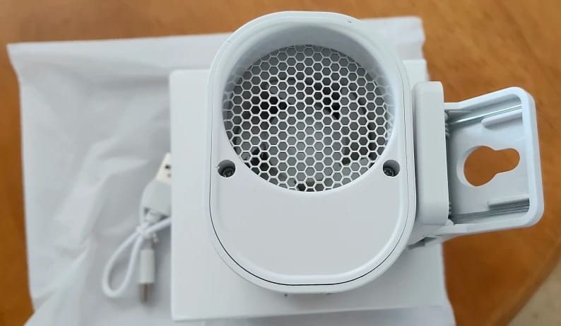 Customer photo review of Clip-On Golf Cart Fan, Rechargeable Mini Fan with 100 Speeds