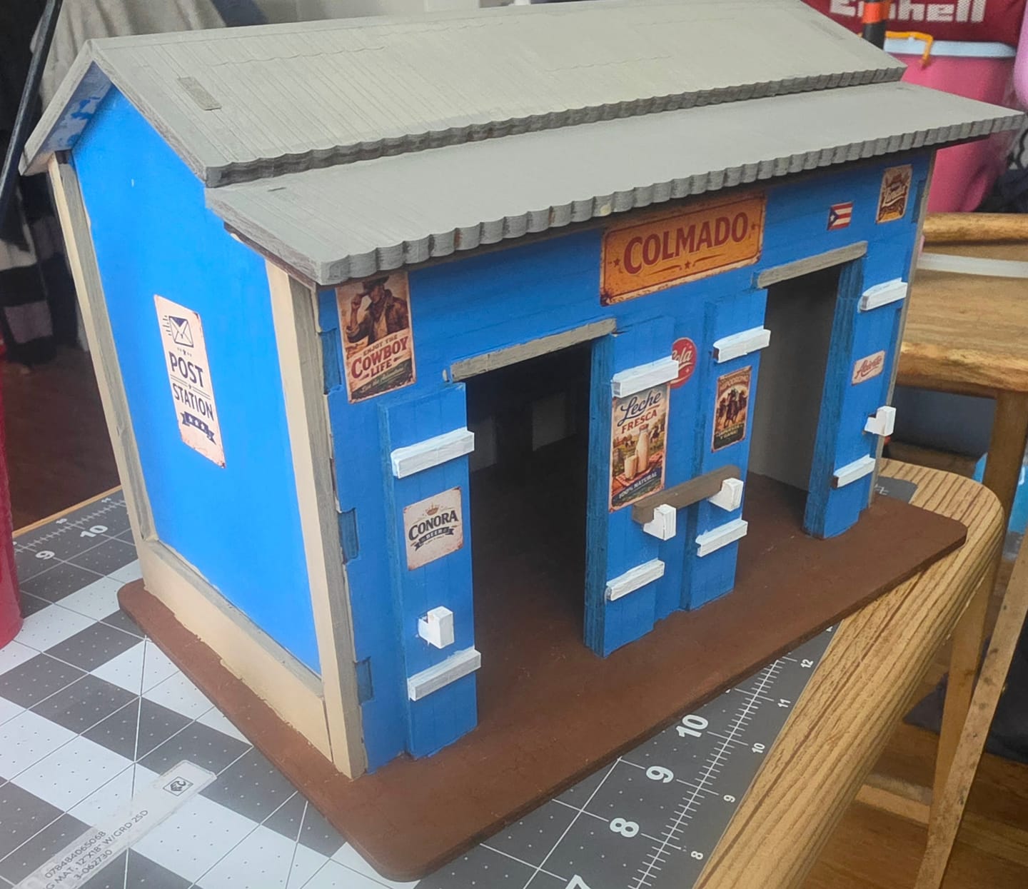 Customer photo review of [PRE-VENTA] El Colmado | Kit DIY Madera con Stickers