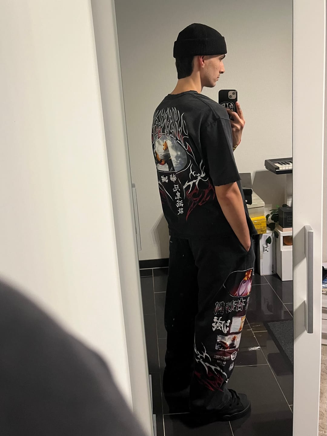 Customer photo review of 2153 - Demon Slayer: Kimetsu no Yaiba - Sweats