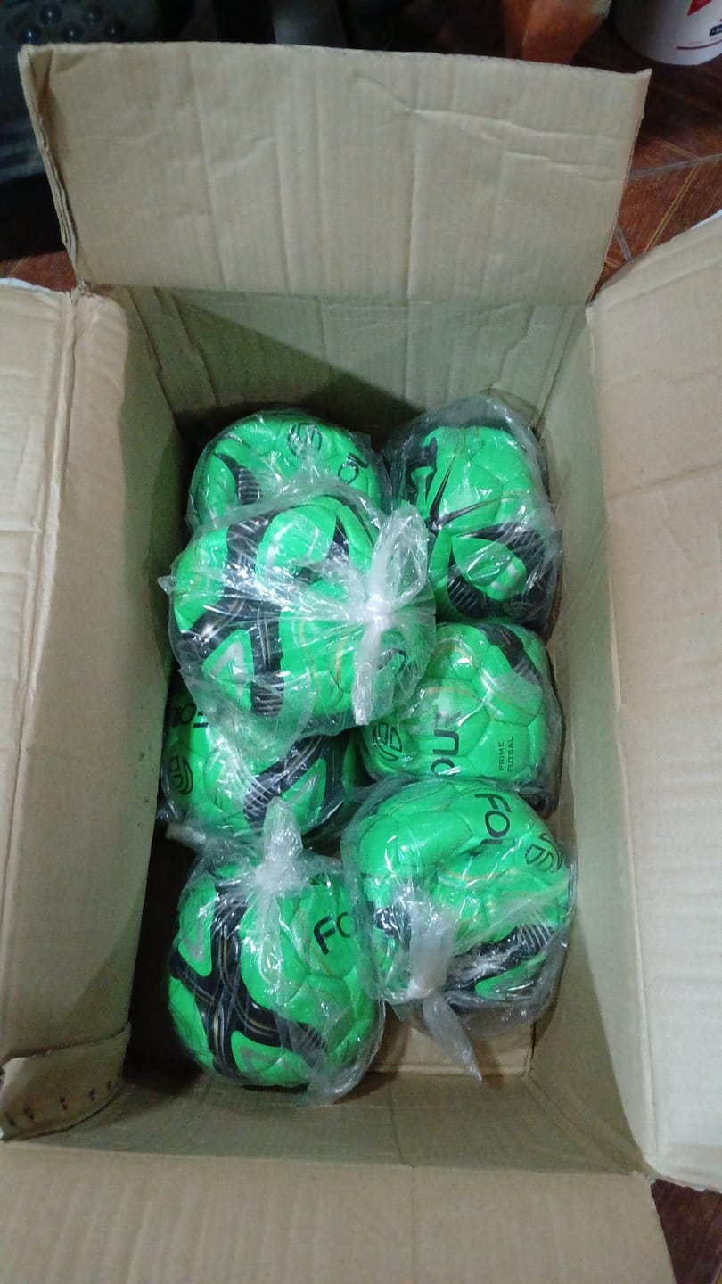 Customer photo review of Balón de Futsal Bote Bajo N°4 Four Prime Verde