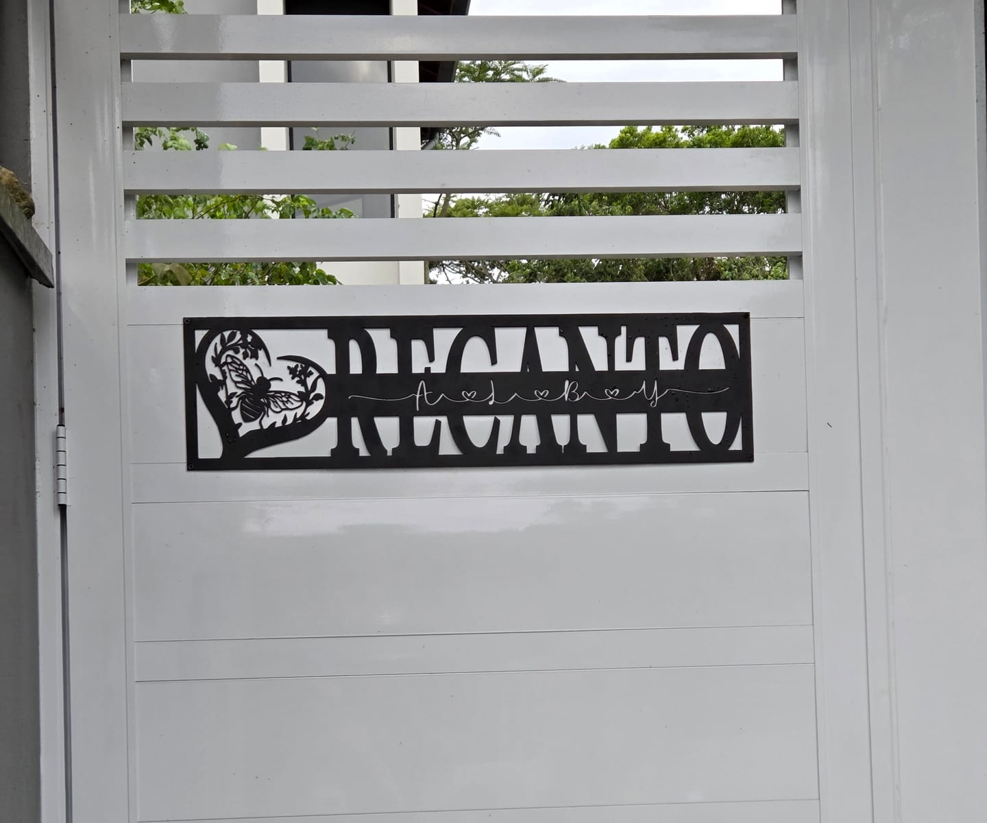 Customer photo review of Placa de Metal Personalizada - Outros