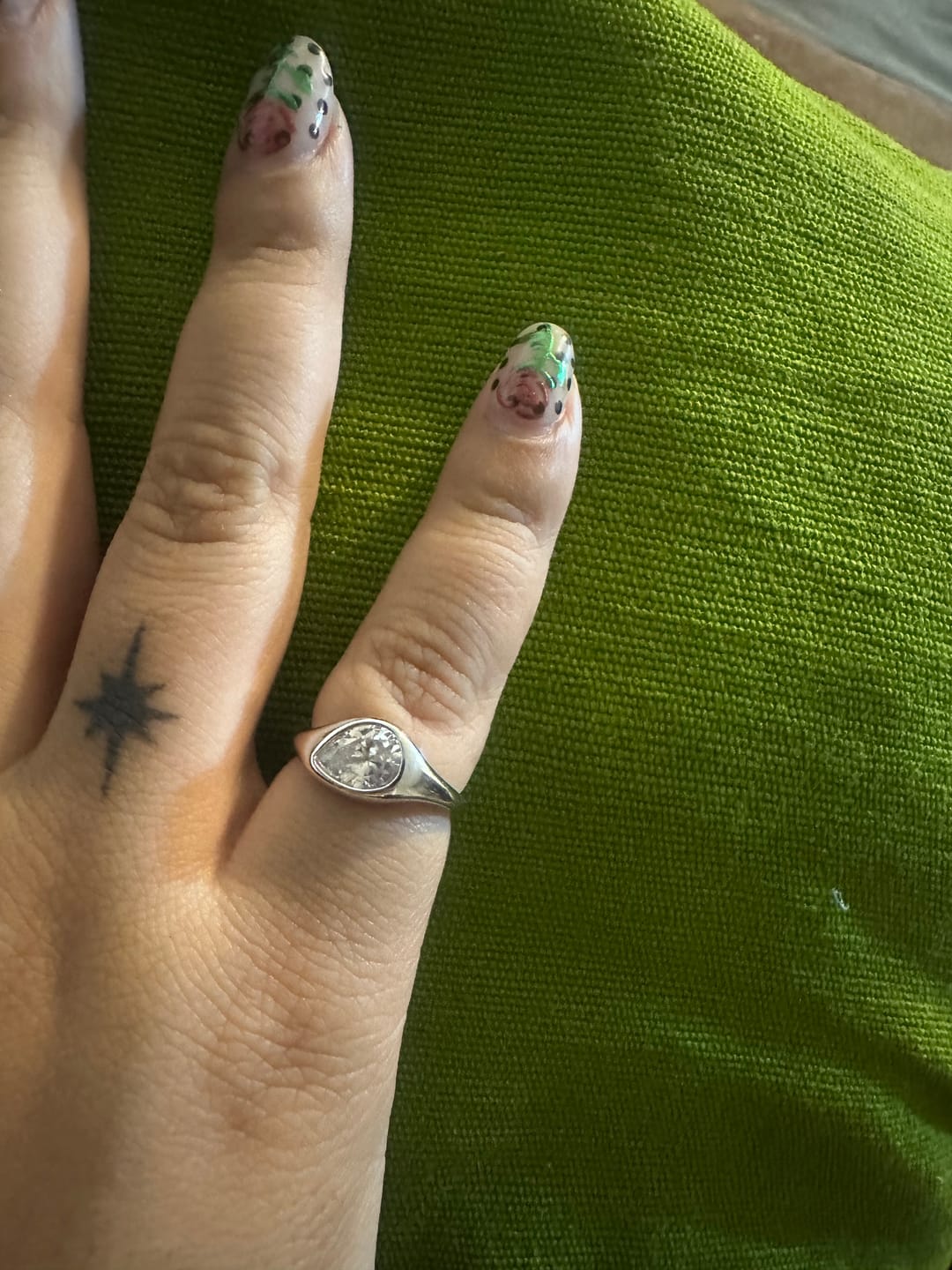 Customer photo review of Anillo Grueso Zirconia Pera