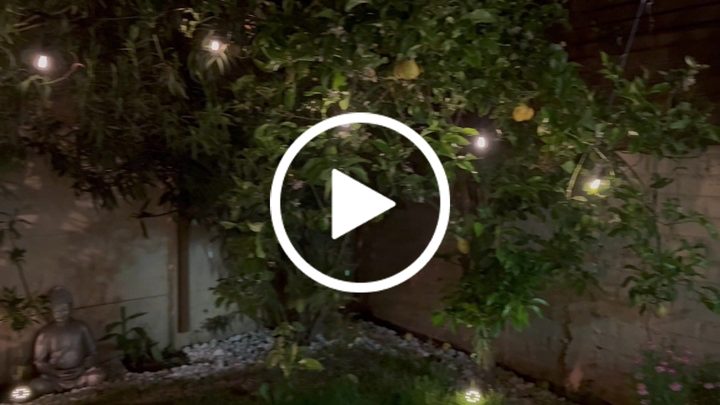 Customer video review of Set de 4 Estacas Acero Inoxidable Solar - Luz Cálida o Fría / IP65