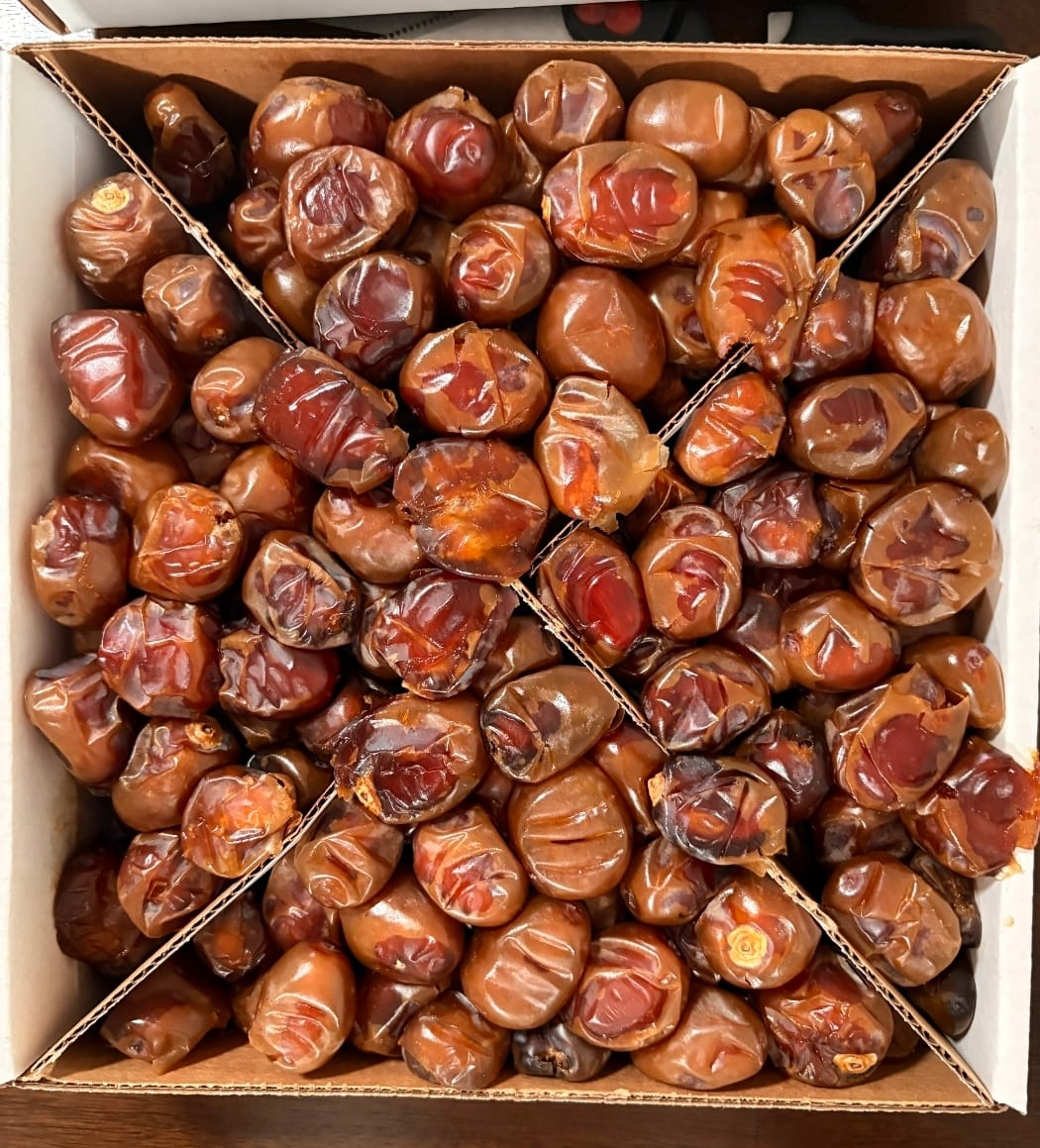Customer photo review of Organic Barhi Dates Box