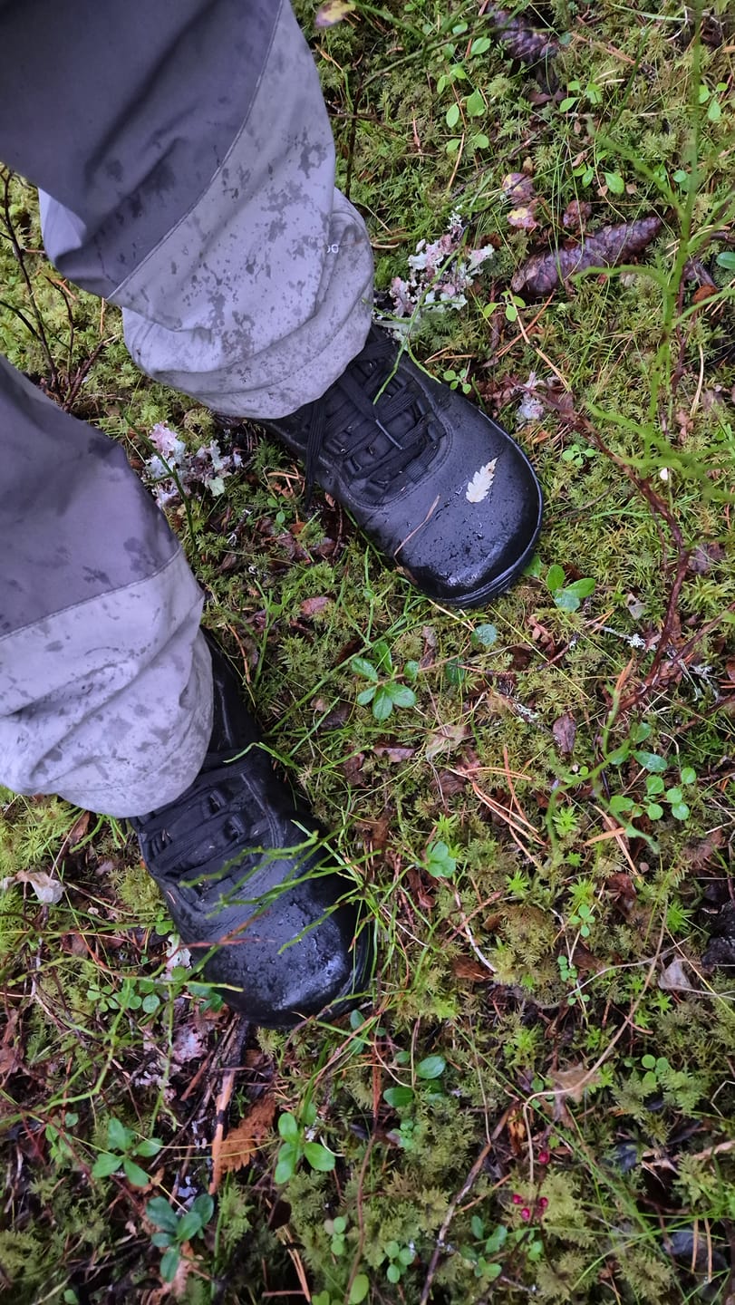 Customer photo review of Vaistoa Uoma 2 -paljasjalkavaelluskengät