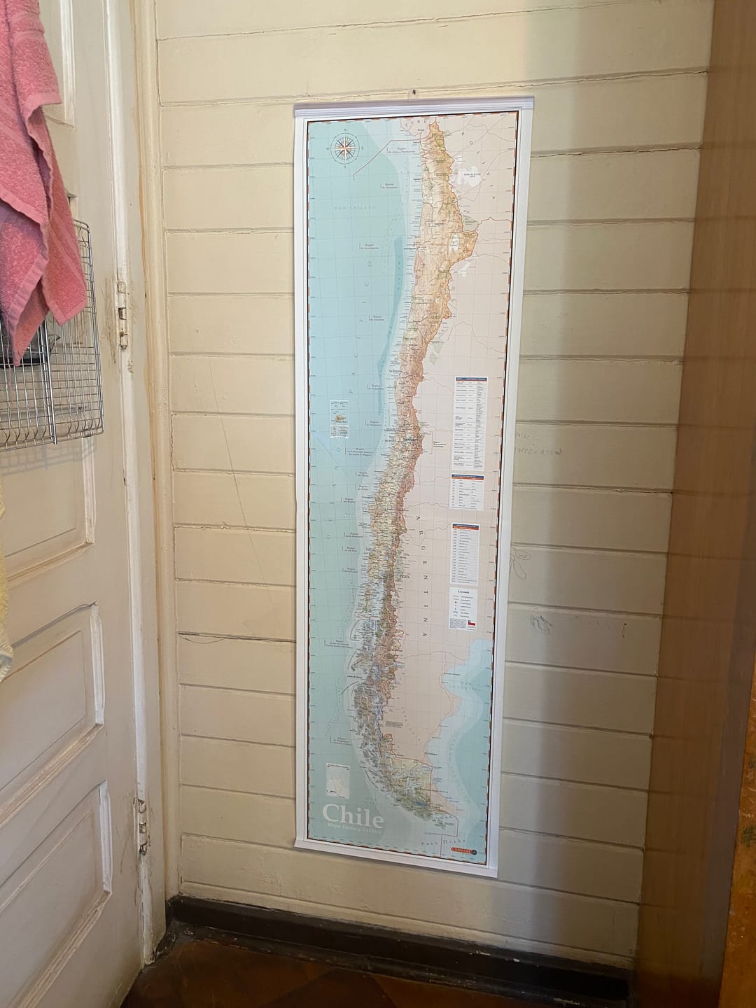Customer photo review of Mapa Físico de Chile actualizado 2025