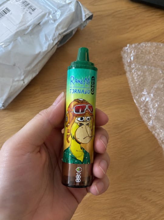 Customer photo review of Randm Tornado Prix Puff 15K Bouffees Fizzy Cherry Gout Cigarette électronique Jetable