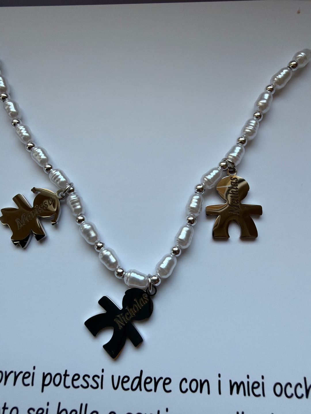 Customer photo review of Girocollo Family In Perle con ciondoli Bimbo Personalizzati