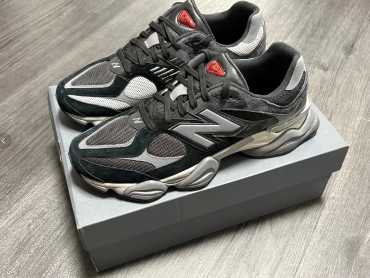 Customer photo review of New Balance 9060 Shoes