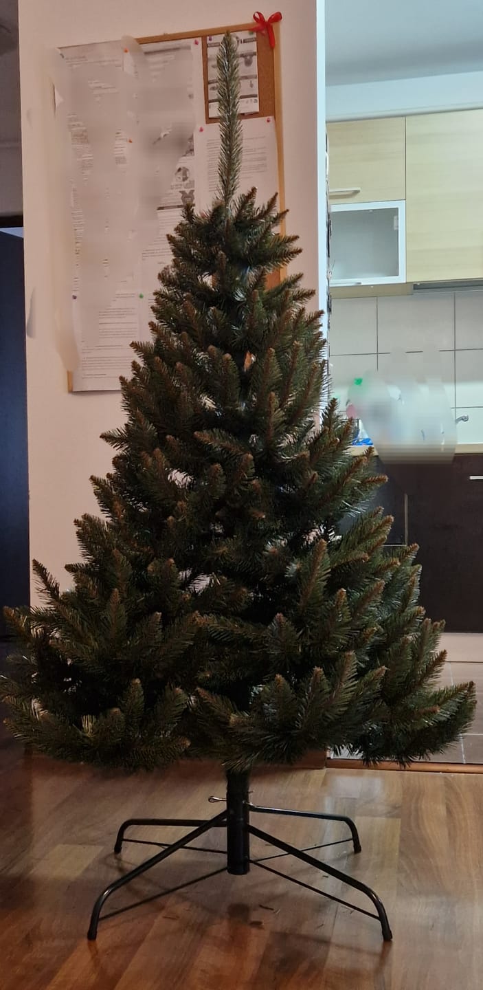 Customer photo review of Brad artificial de Crăciun Bucegi, verde clasic, 150 cm, cu suport