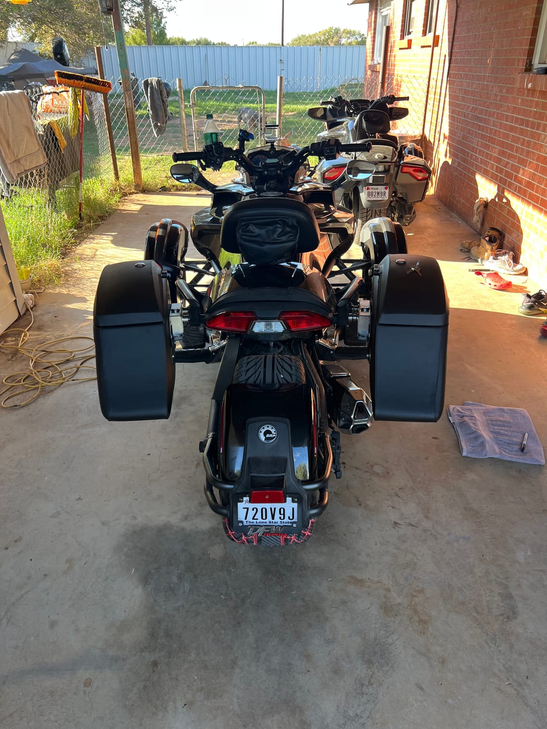 Customer photo review of 44L - Lamellar Stallion Extra Large CAN AM Spyder F3-S Leather Covered Motorcycle Hard Saddlebags