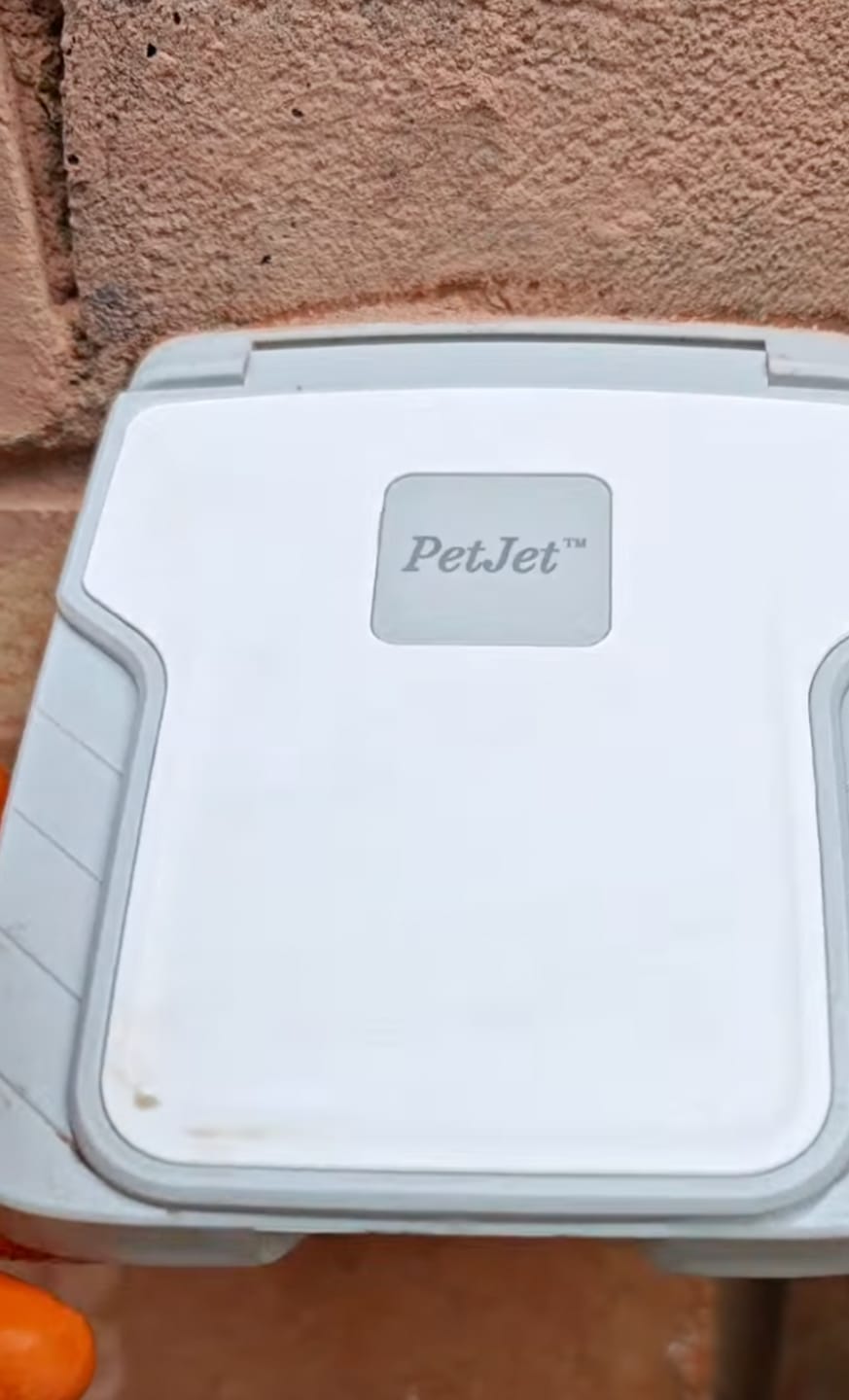 Customer photo review of PetJet Hot Outdoor Mixer Dog Shower®