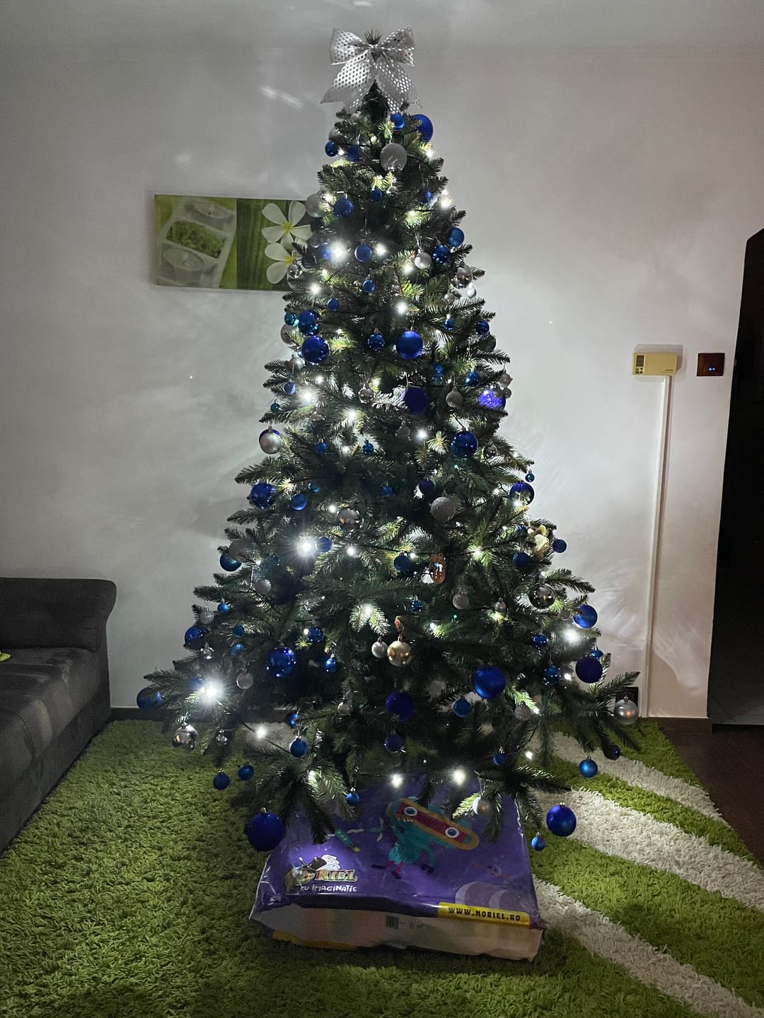 Customer photo review of Brad artificial de Crăciun Bucegi, verde clasic, 220 cm, cu suport