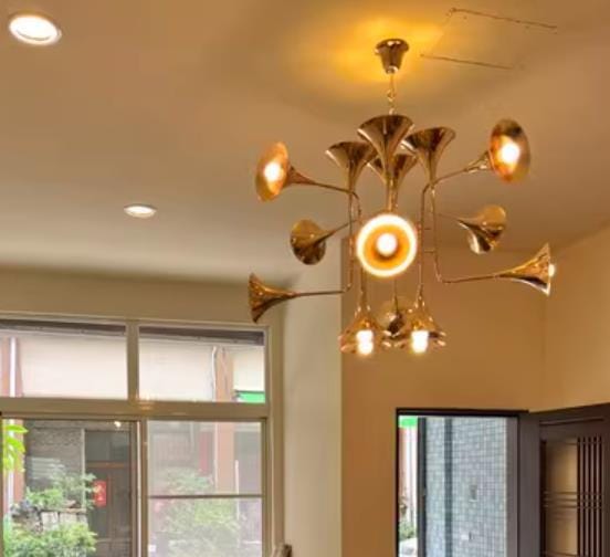 Customer photo review of Gold Chandelier, Trumpet Shaped Heads, Iron, 100 to 150 cm Wide