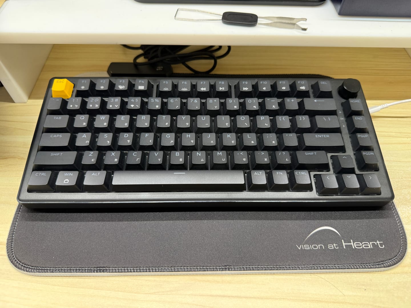Customer photo review of Keychron J2 QMK 無線機械鍵盤 含旋鈕 (注音版本)